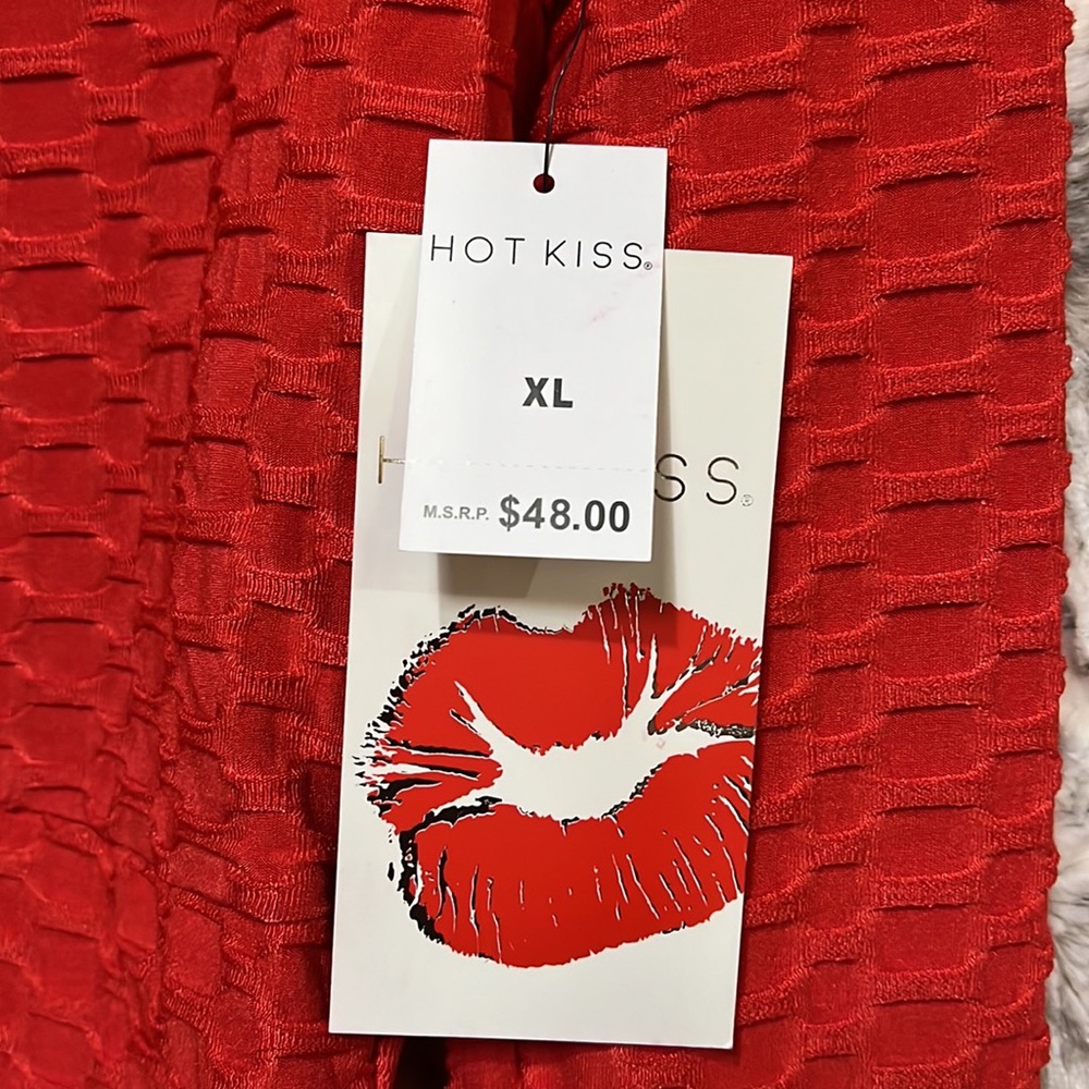 HOT KISS TWO-PIECE LEGGINGS & TOP | SMALL - Picture 8 of 9